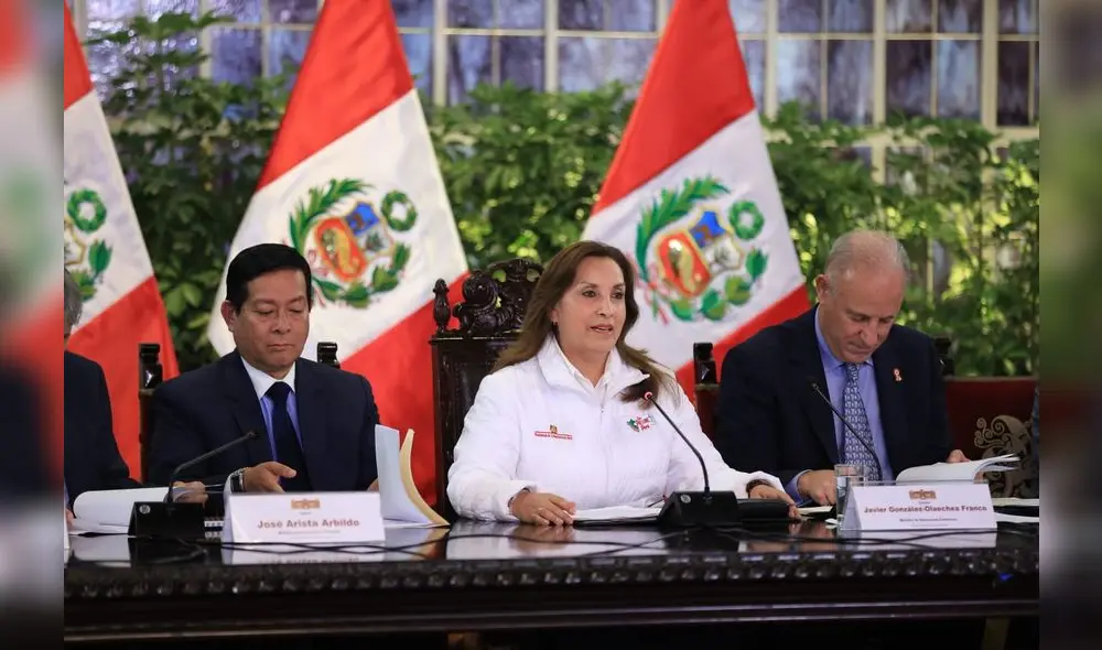 Dina Boluarte contestó a la prensa después de tres meses. Foto: Presidencial del Perú