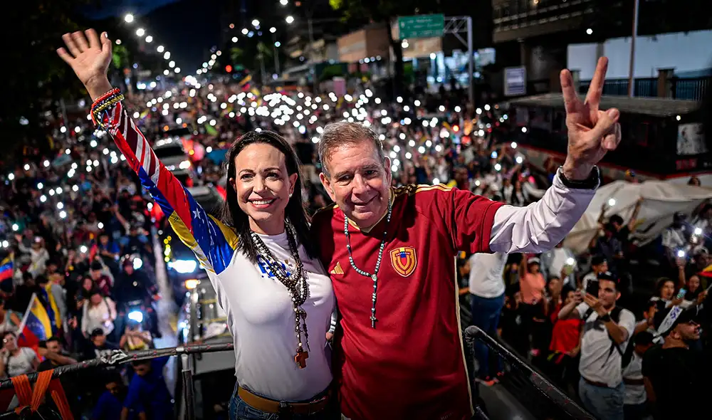Edmundo González, respaldado por la líder opositora María Corina Machado, encabeza las encuestas en Venezuela. Foto: AFP