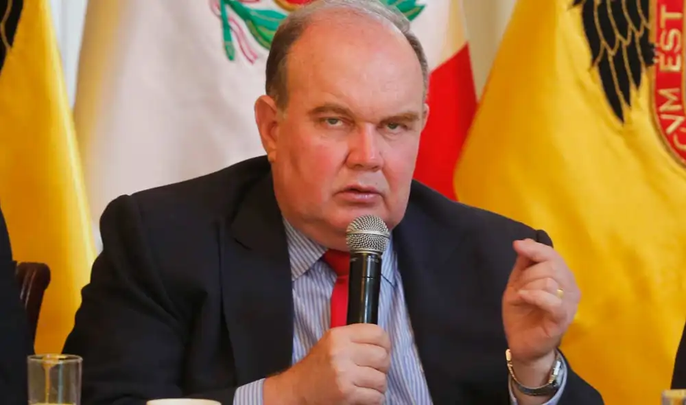 "Nos plantean cerrar la Av. Garcilaso de la Vega con Paseo Colón y le digo sobre mi cadáver", dijo Rafael López Aliaga. Foto: Carlos Contreras Merino/LR