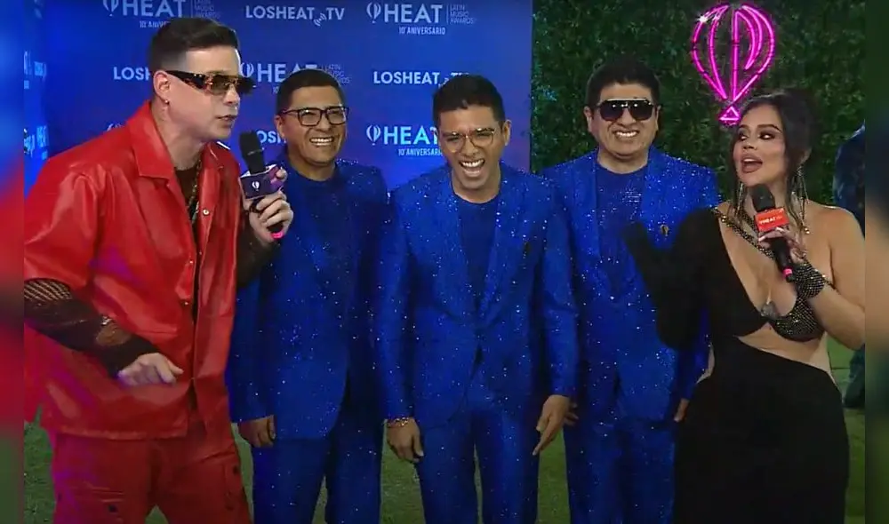 Christian Yaipén y sus hermanos llegaron con un exótico traje de color azul. Foto: Captura de pantalla / LosHeatTV