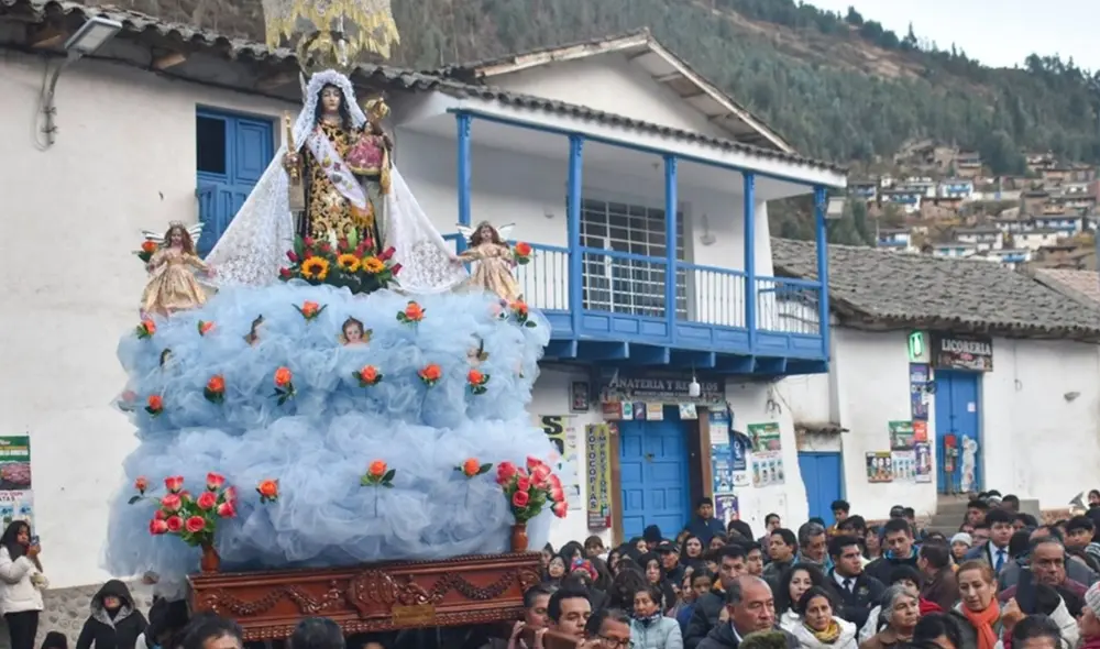 En la provincia de Paucartambo (Cusco), las celebraciones por el Día de la Virgen del Carmen se extienden hasta por cuatro días seguidos. Foto: Andina