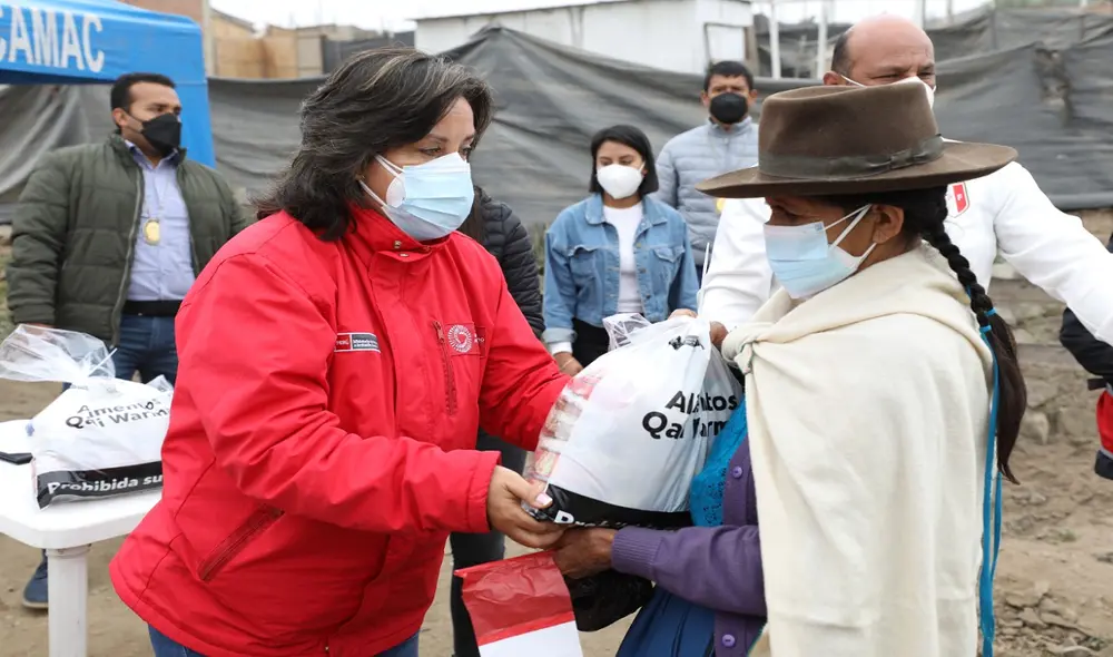 Durante su época en el Midis, Boluarte no evadía a la prensa. Foto: Archivo La República.