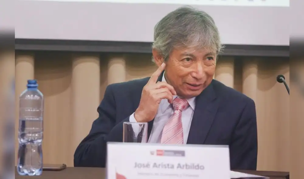 José Arista prevé que el PBI llegue hasta 7% anual con el destrabe de proyectos a mediano plazo. Foto: La República José Arista prevé que el PBI llegue hasta 7% anual con el destrabe de proyectos a mediano plazo. Foto: La República