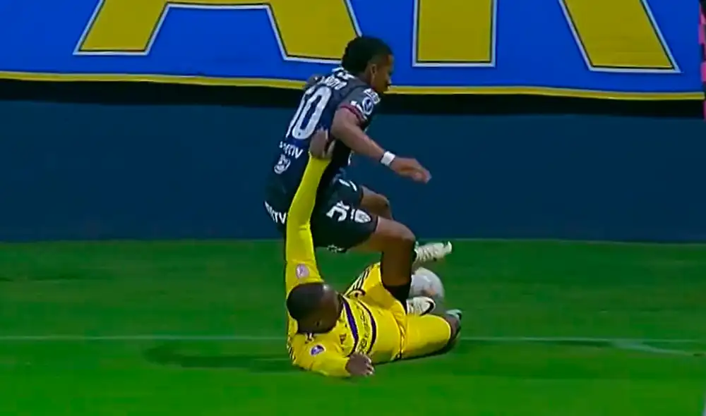 Luis Advíncula es titular habitual en Boca Juniors. Foto: captura de ESPN.