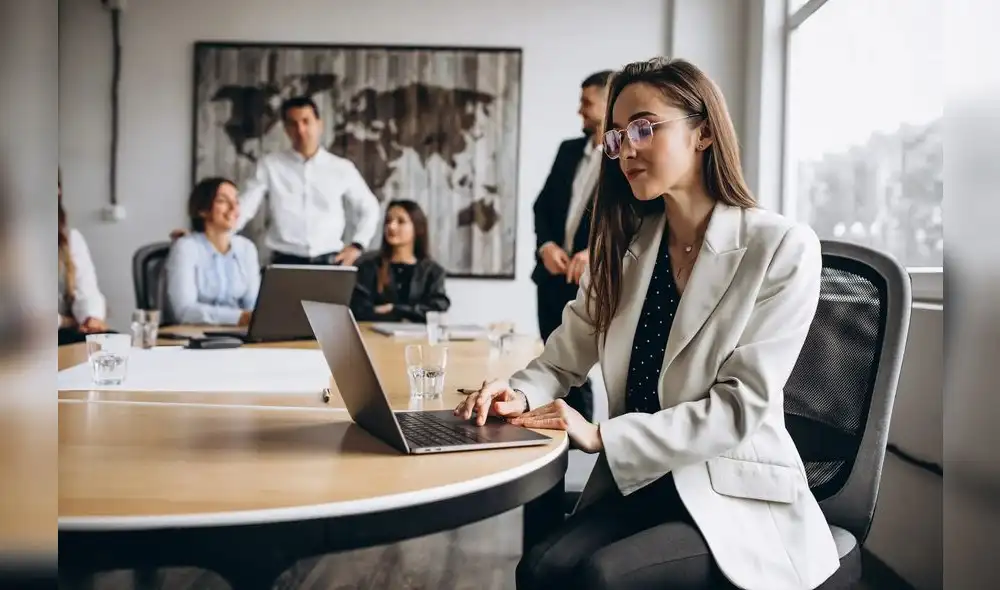 La Ley 2101 de 2021 busca adaptar la legislación laboral colombiana a estándares internacionales. Foto: Forbes Chile