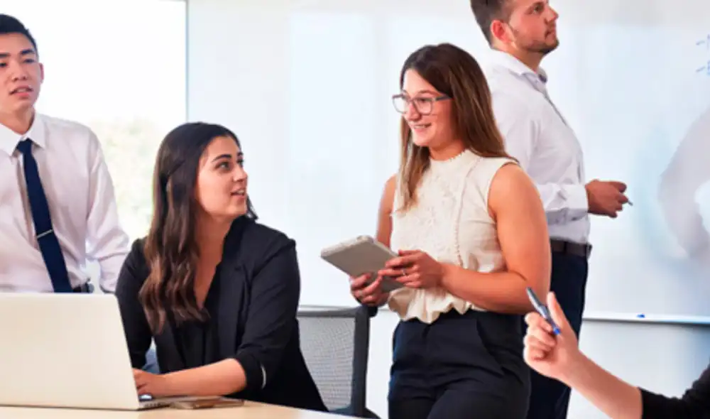 Reporte permite conocer a detalle los distintos perfiles del mercado laboral. Foto: Minedu Reporte permite conocer a detalle los distintos perfiles del mercado laboral. Foto: Minedu