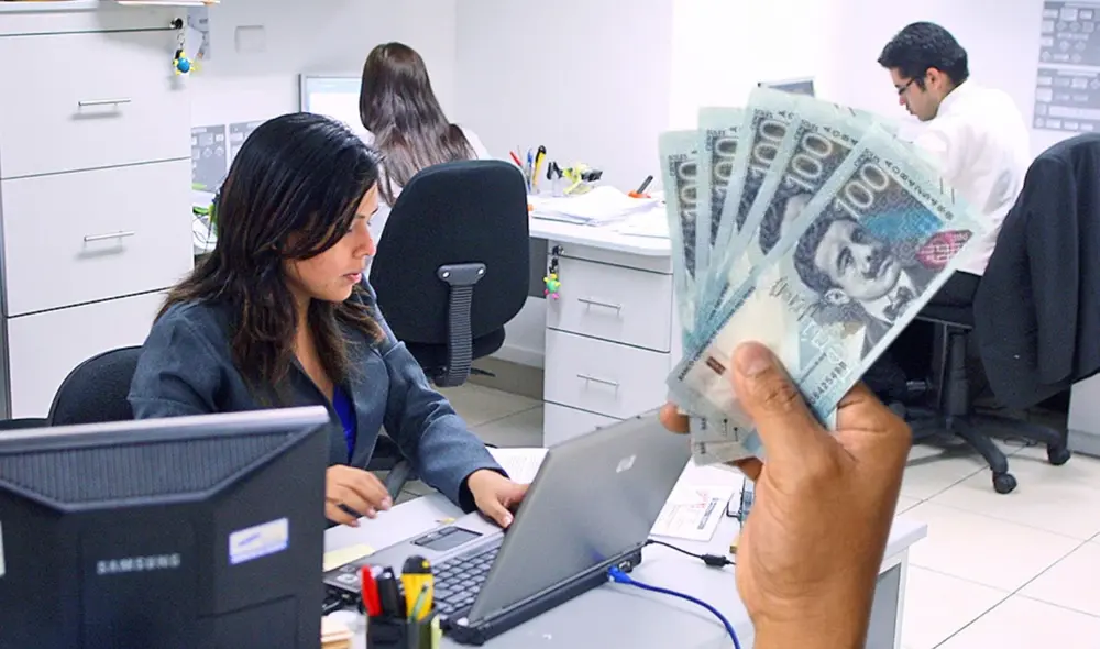 Algunos empleos ofrecen trabajo remoto y presencial. Foto: composición LR/Andina Algunos empleos ofrecen trabajo remoto y presencial. Foto: composición LR/Andina