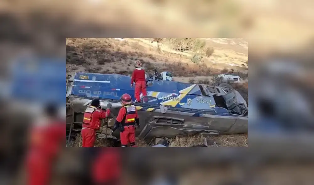 Accidente se lleva la vida de 9 personas. Foto: composición LR/América TV