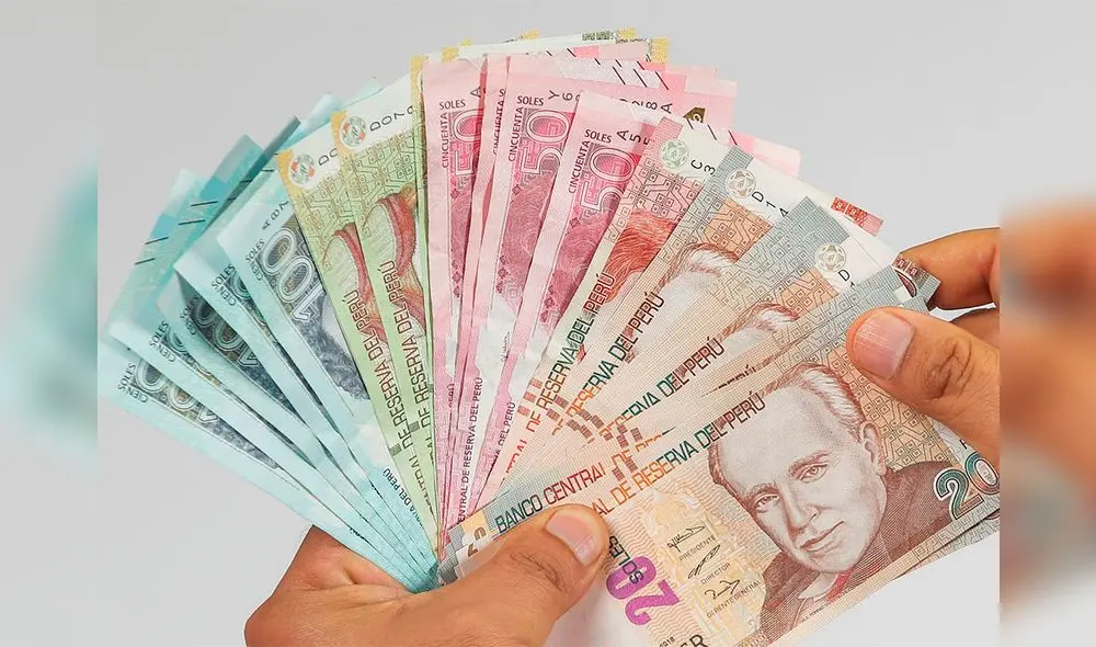 Conoce todos los detalles sobre el aumento en el salario de trabajadores del sector público. Foto: Andina.