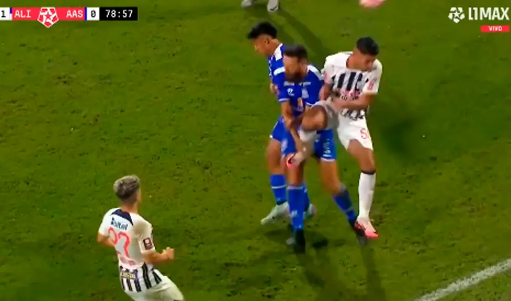 Carlos Zambrano dejó lesionado a Eric Tovo luego del partido en Matute. Foto: captura de pantalla Liga 1 Max Carlos Zambrano dejó lesionado a Eric Tovo luego del partido en Matute. Foto: captura de pantalla Liga 1 Max