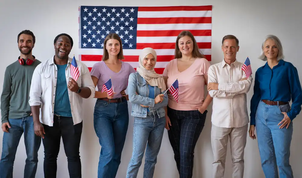 Los migrantes en situación irregular tienen la posibilidad de obtener la ciudadanía estadounidense. Foto: Freepik