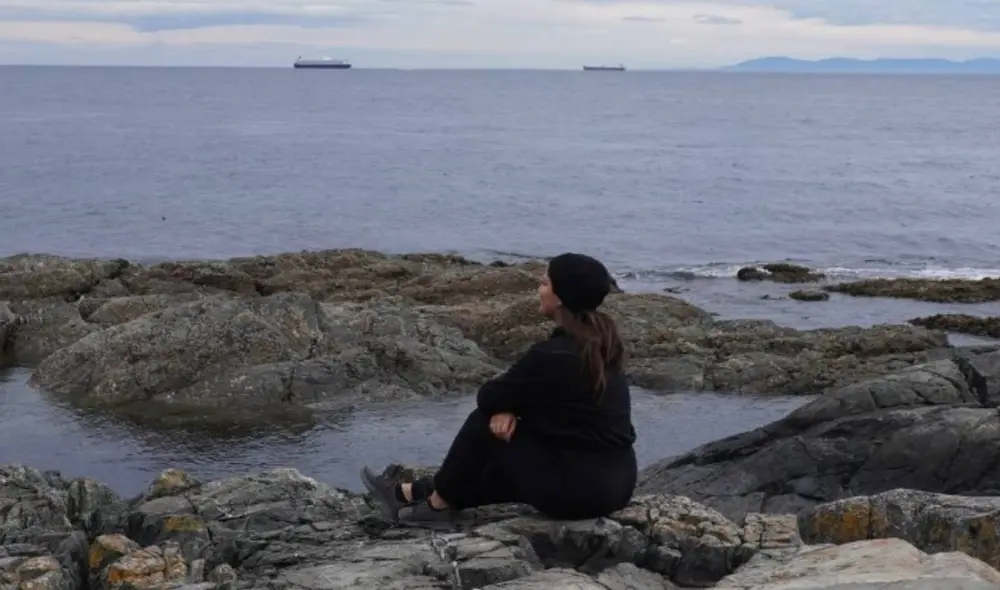 Su condición de periodista independiente le ha permitido visitar más localidades. Foto: Instagram/lolaannamendez