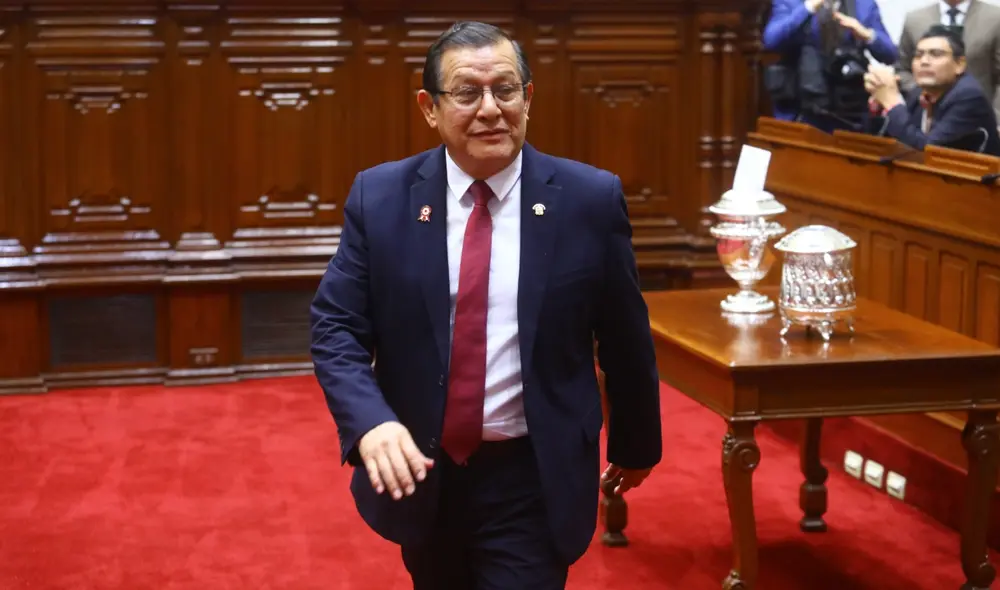 El congresista Eduardo Salhuana es vinculado a la minería ilegal por los proyectos de ley que promovió en la actual gestión del Parlamento. Foto: Congreso.