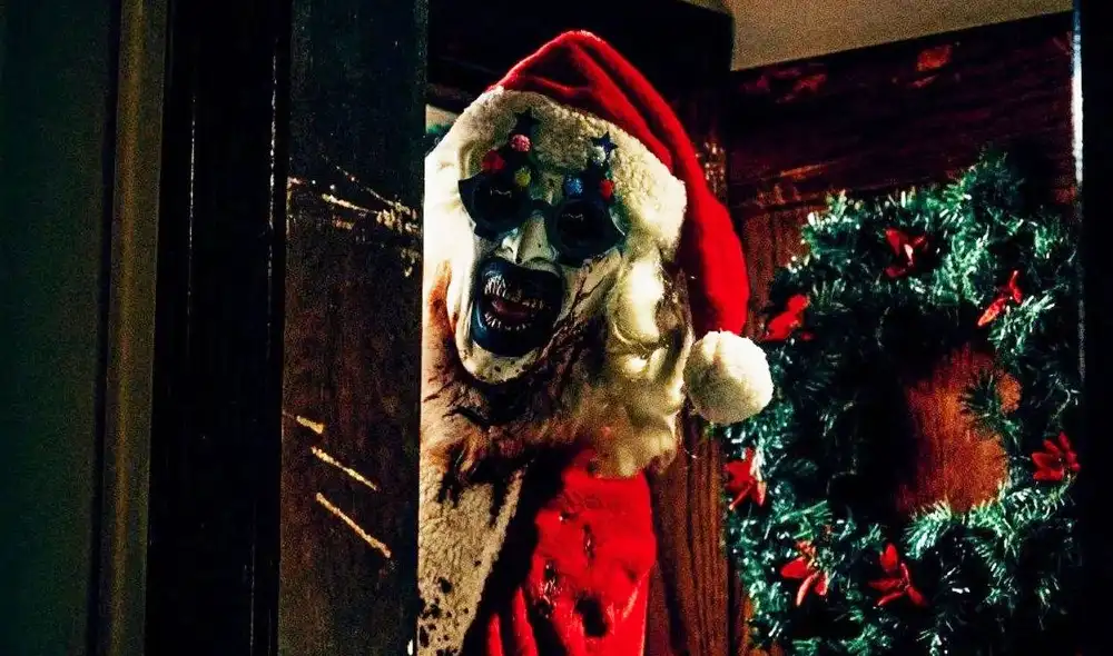 Art el payaso vuelve a sembrar el terror, pero esta vez en Navidad, en ‘Terrifier 3’. Foto: composición LR/difusión/captura Art el payaso vuelve a sembrar el terror, pero esta vez en Navidad, en ‘Terrifier 3’. Foto: composición LR/difusión/captura