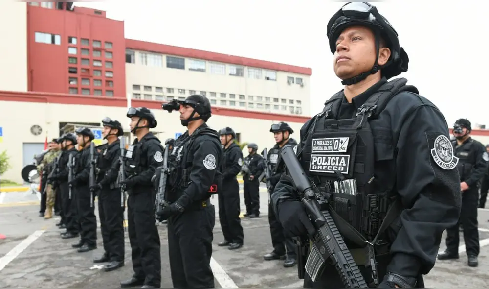 Dina Boluarte habló sobre combatir la inseguridad que genera el crimen organizado. Foto: PNP