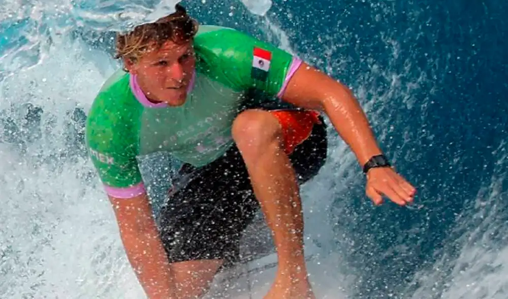 El surfista mexicano de 22 años de edad, se hizo presente en la serie 6 de la ronda 1 de la competencia. Foto: azteca.com El surfista mexicano de 22 años de edad, se hizo presente en la serie 6 de la ronda 1 de la competencia. Foto: azteca.com