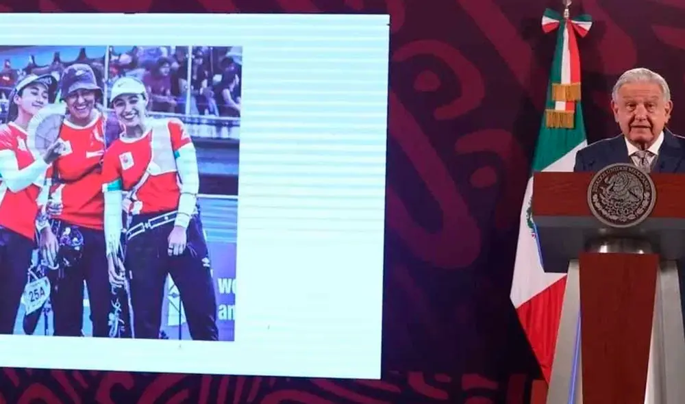 El Mandatario felicitó al equipo femenil de tiro con arco que ganó medalla de bronce en París. Foto: Óscar Mireles.