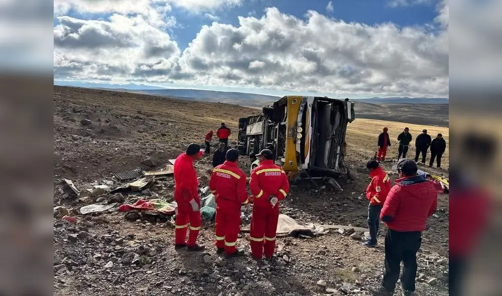 terrible. Así quedó el bus en la Vía Los Libertadores. ¿Qué hace el gobernador regional?