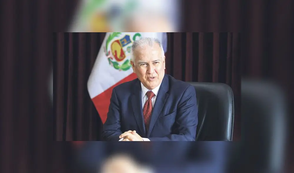 Alfonso López Chau cuestionó a políticos de izquierda que no condenaron el fraude en Venezuela. Foto: La República Alfonso López Chau cuestionó a políticos de izquierda que no condenaron el fraude en Venezuela. Foto: La República