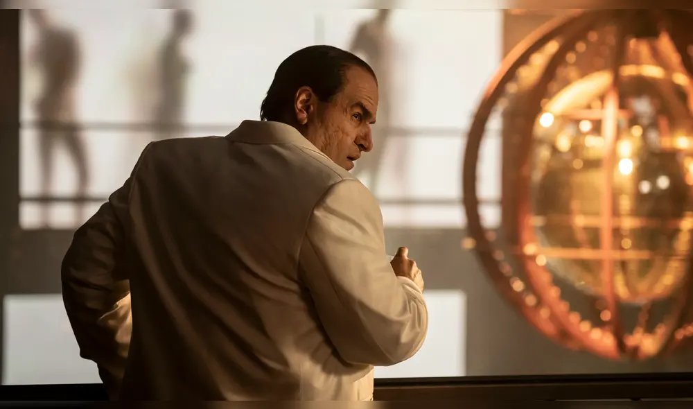 Colin Farrell como Oz.