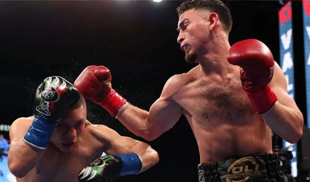 Rayo Valenzuela suma la victoria número 14 de su carrera. Foto: Top Rank