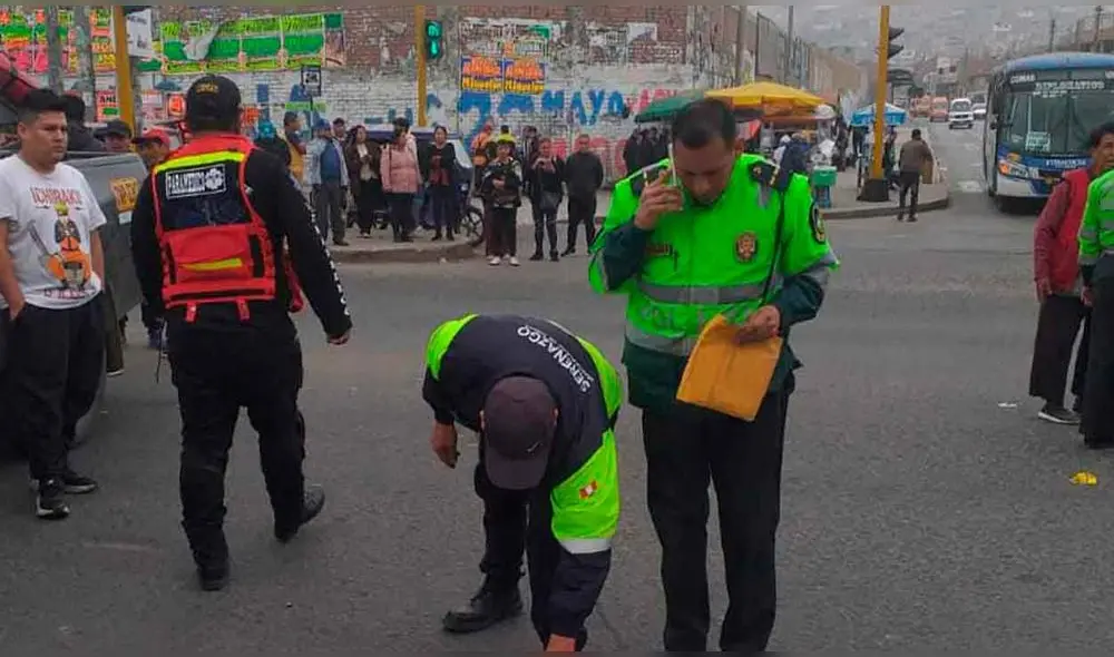 La anciana fue atropellada tras intentar cruzar la pista en la entrada de Collique, en Comas. Foto: Samuel Santos/LR