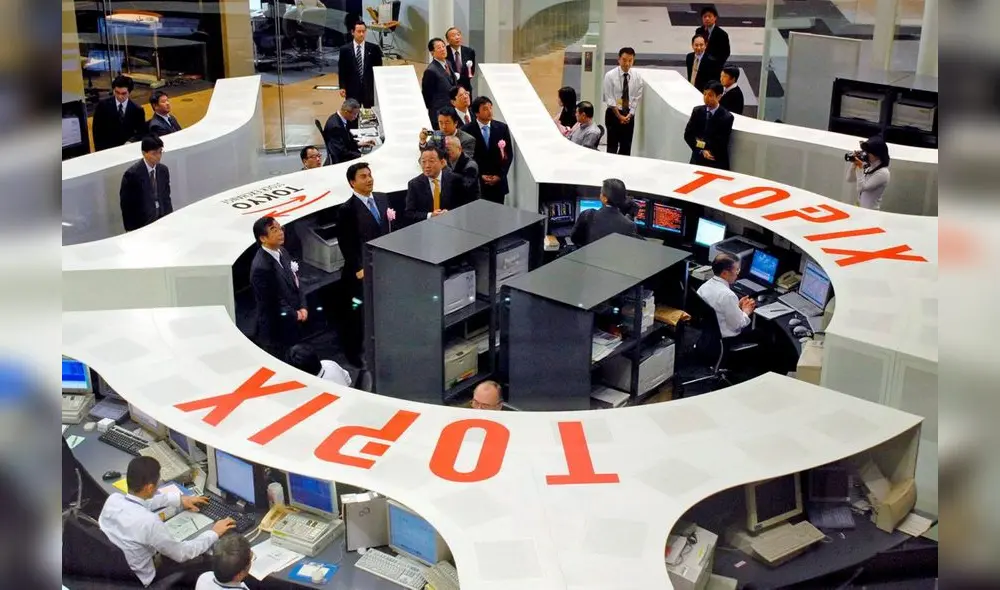 Caída de Nikkei en 12,4% genera efecto dominó en demás economías. Foto: AFP