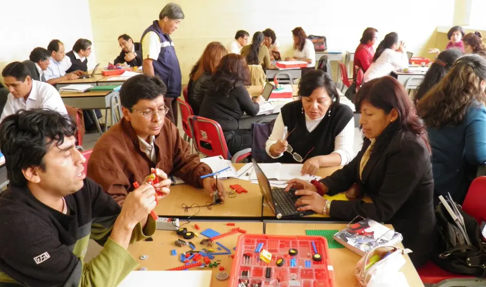 Minedu ofrece taller gratuitos para docentes con la edición II Tecnotic 2024. Foto: Minedu Minedu ofrece taller gratuitos para docentes con la edición II Tecnotic 2024. Foto: Minedu