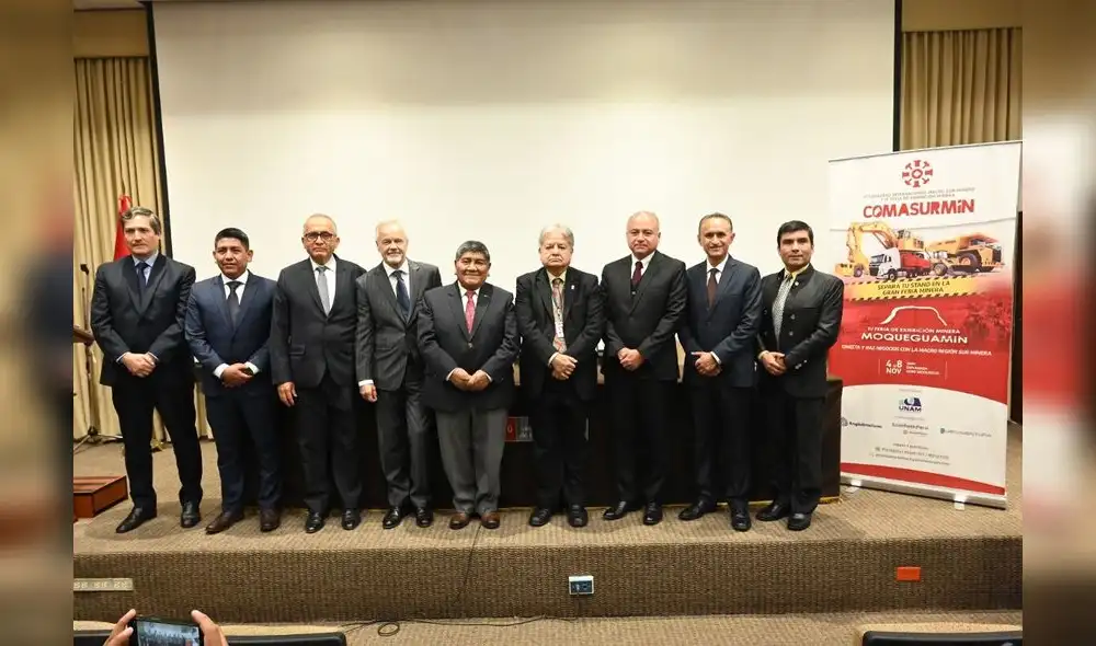 Empresarios y académicos se reunión para importante anuncio. Fuente: Difusión