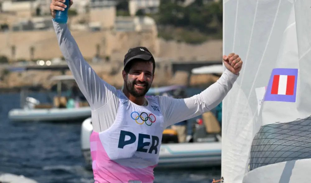 Stefano Peschiera quedó tercero en la modalidad dinghy masculino de vela en París 2024. Foto: AFP