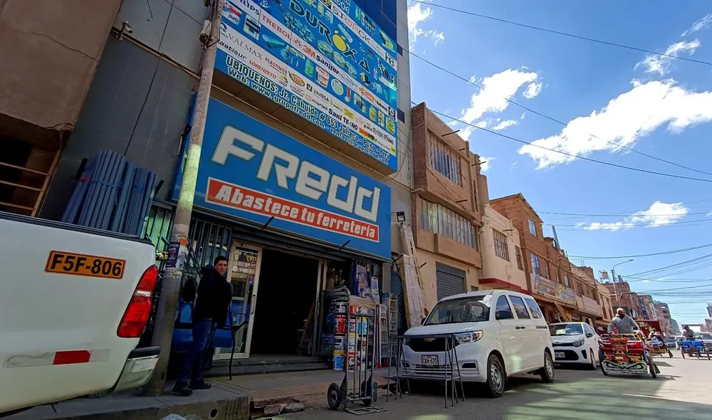 Propietarios de establecimiento prometen recompensa para ayudar a identificar a delincuentes. Foto: Liubomir Fernandez/ LR Propietarios de establecimiento prometen recompensa para ayudar a identificar a delincuentes. Foto: Liubomir Fernandez/ LR