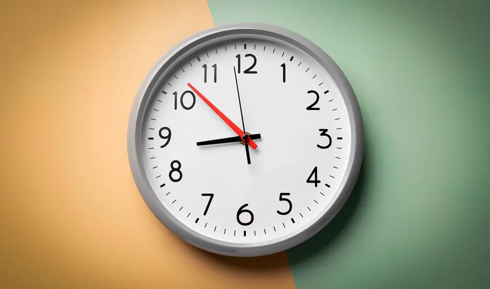 A pesar de sus beneficios, el cambio de horario en Estados Unidos es debatido por sus posibles efectos negativos en la salud y el sueño. Foto: Freepik