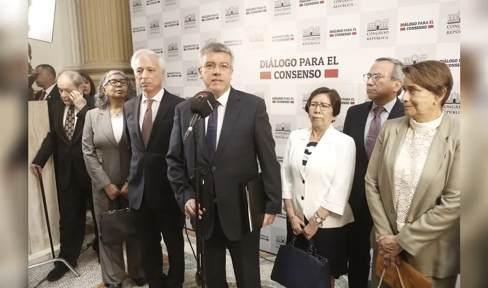 Mandato. María Zavala, Aldo Vásquez, Antonio de la Haza, Imelda Tumialán, Inés Tello, Guillermo Thornberry y Marco Falconí cesarán en enero de 2025. Foto: Marco Cotrina Mandato. María Zavala, Aldo Vásquez, Antonio de la Haza, Imelda Tumialán, Inés Tello, Guillermo Thornberry y Marco Falconí cesarán en enero de 2025. Foto: Marco Cotrina