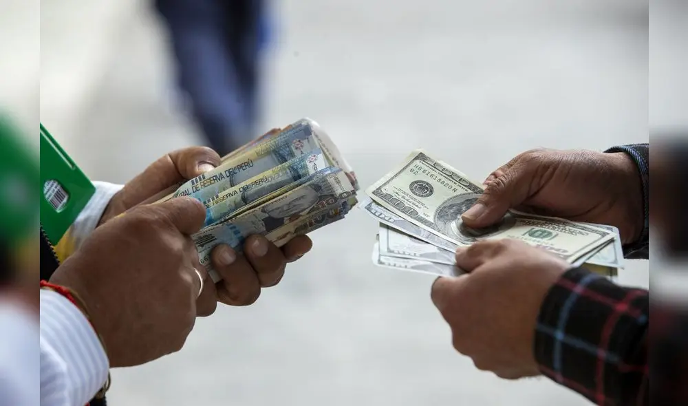 En el mercado paralelo, el dólar está en S/3,730 la compra y S/3,750 la venta. Foto: Andina En el mercado paralelo, el dólar está en S/3,730 la compra y S/3,750 la venta. Foto: Andina
