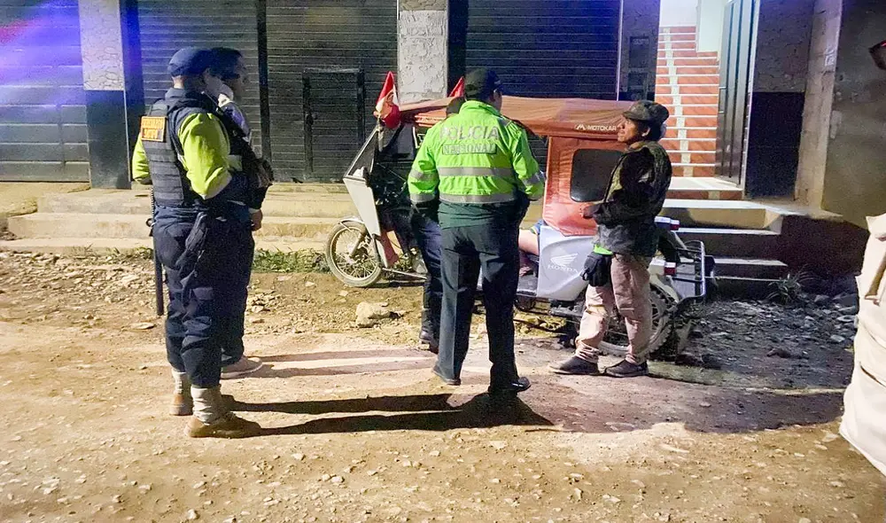 Policía investiga asesinato del menor y buscan a delincuentes. Foto: Facebook Rolando Campos Policía investiga asesinato del menor y buscan a delincuentes. Foto: Facebook Rolando Campos