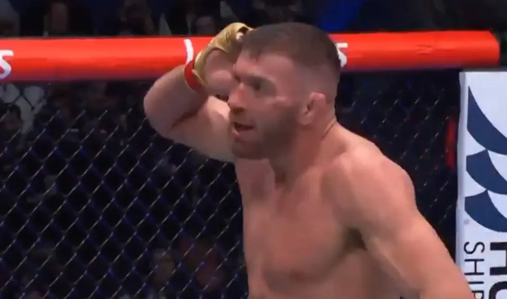 Du Plessis sometió a Adesanya en el penúltimo round y se quedó con el título del peso mediano. Foto: UFC