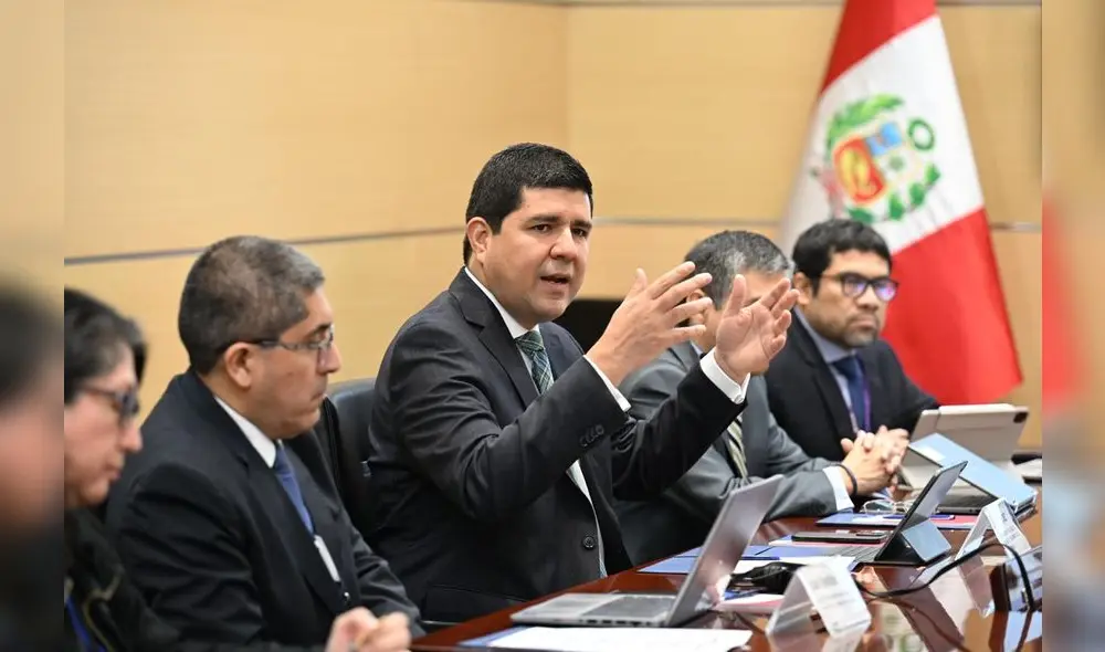 El superintendente presentó la Declaración de Principios del Procedimiento de Fiscalización Tributaria. Foto: difusión