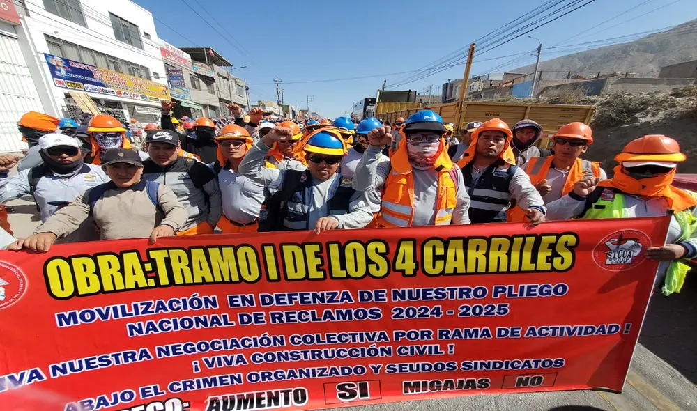 Trabajadores exigen el incremento salarial y cese de las extorsiones en el rubro. Foto: Leonela Aquino LR