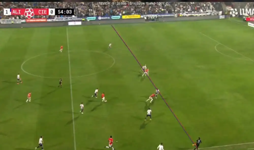 El VAR anuló el tanto del empate de Cienciano ante Alianza Lima. Foto: captura/L1 Max