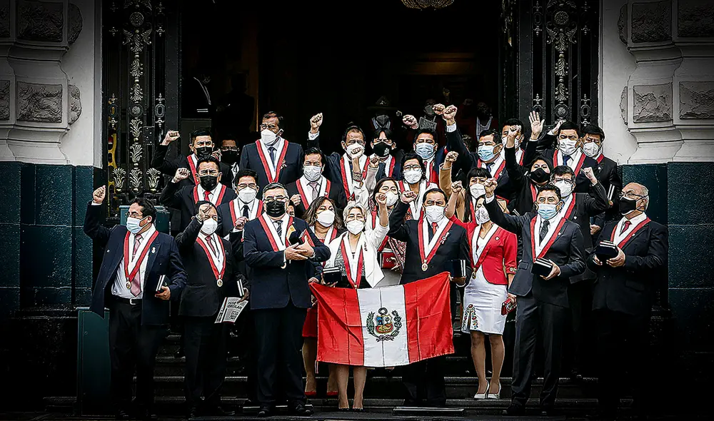 En 2021 juramentaron 37 congresistas de Perú Libre, a la fecha la bancada solo registra 11 parlamentarios. Foto: Marco Cotrina/La República