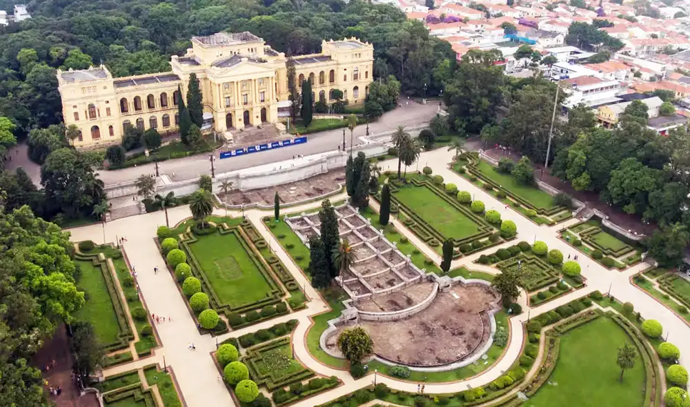 Fundada en 1934, esta universidad de América Latina  ofrece una amplia variedad de programas de grado y posgrado, así como instalaciones culturales y científicas de alto nivel. Foto: Britannica