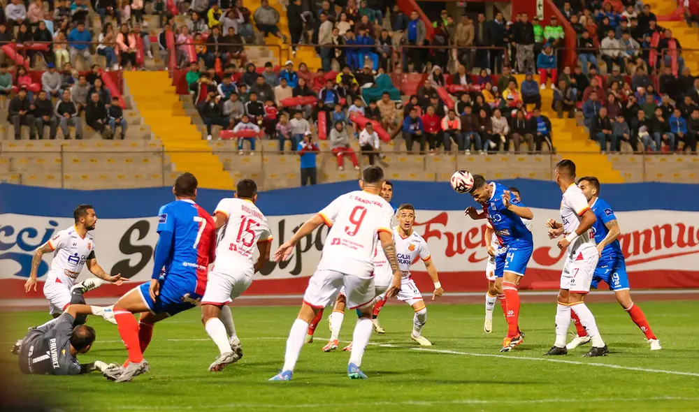 Grau empató en el epílogo del compromiso gracias a César Vásquez. Foto: Facebook/Carlos Mannucci Grau empató en el epílogo del compromiso gracias a César Vásquez. Foto: Facebook/Carlos Mannucci