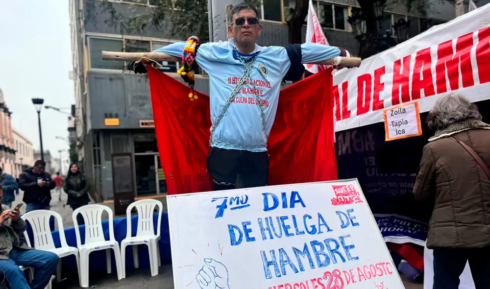 Docente se sumó a huelga de hambre del Sutep, convocado hace 7 días. Foto: Marcia Chahua/La República Docente se sumó a huelga de hambre del Sutep, convocado hace 7 días. Foto: Marcia Chahua/La República