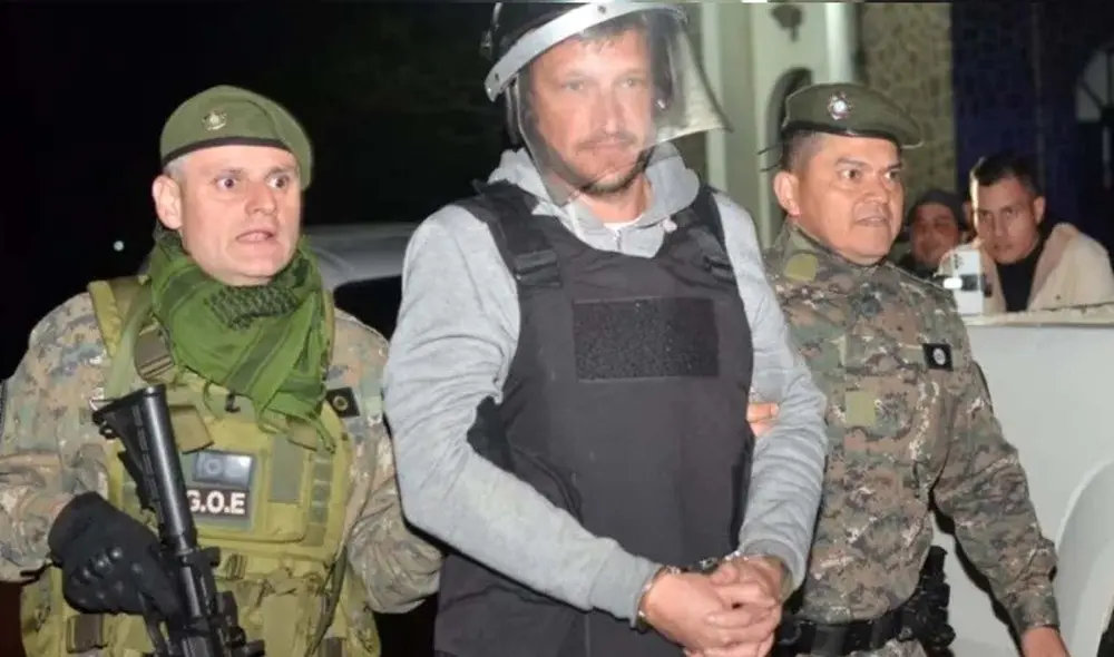 Germán Kiczka, legislador de Misiones, fue capturado en Corrientes tras ser acusado de tenencia y distribución de material pornográfico infantil.Foto: Clarín Germán Kiczka, legislador de Misiones, fue capturado en Corrientes tras ser acusado de tenencia y distribución de material pornográfico infantil.Foto: Clarín