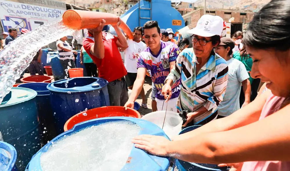 Ante el anuncio de corte de agua por parte de Sedapal, se recomienda a los ciudadanos tomar sus precauciones. Foto: composición LR/Jorge Cerdan
