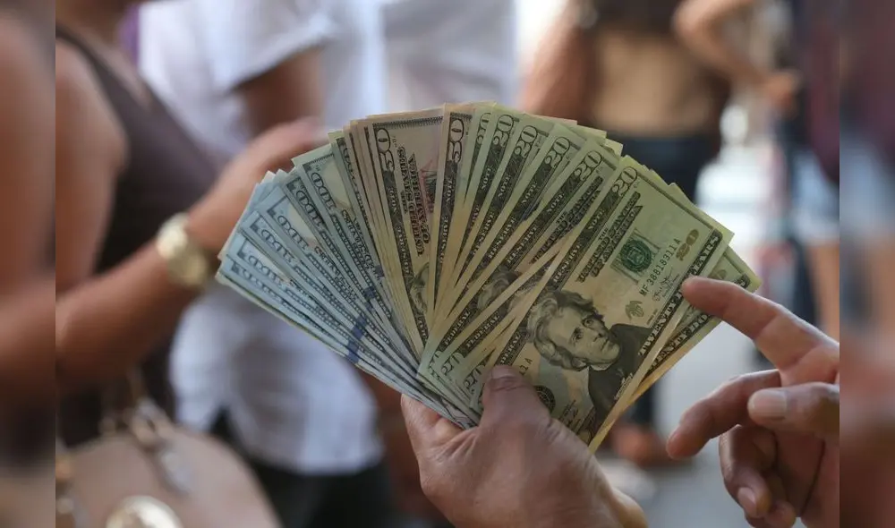 En el mercado paralelo, el dólar está en S/3,770 la compra y S/3,800 la venta. Foto: Andina / Vidal Tarqui En el mercado paralelo, el dólar está en S/3,770 la compra y S/3,800 la venta. Foto: Andina / Vidal Tarqui