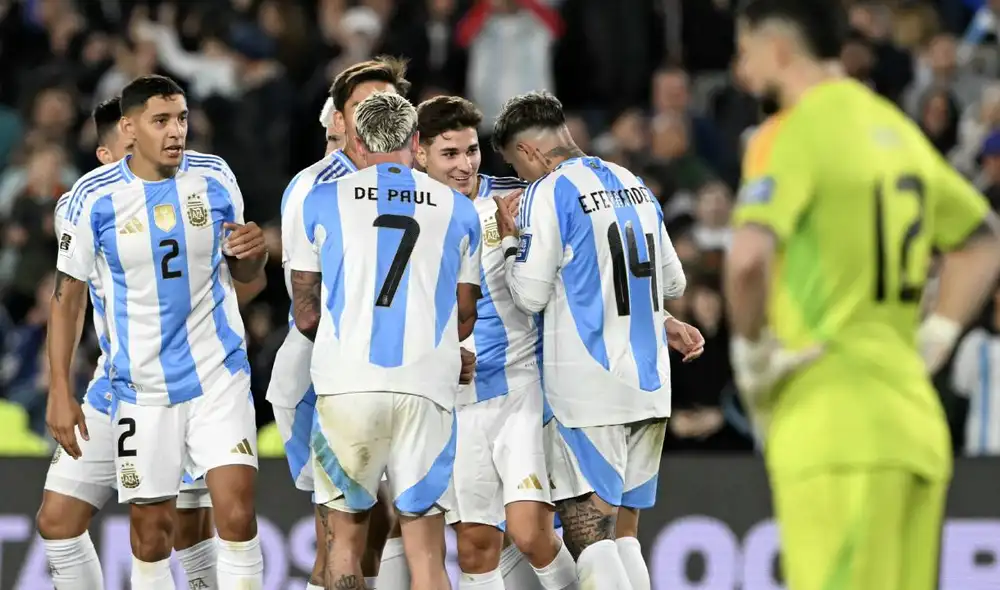 Argentina y Chile se enfrentaron en el Estadio Monumental de Buenos Aires. Foto: AFP