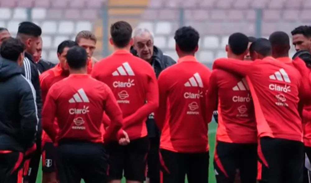 Jorge Fossati no podrá dirigir este partido de eliminatorias por una sanción de la Conmebol. Foto: captura de FPF