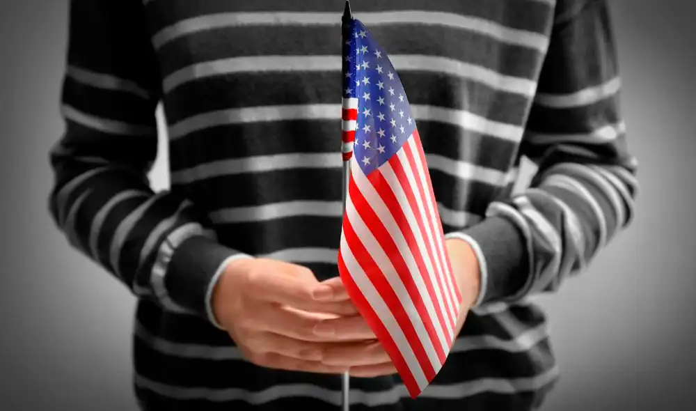 Un ciudadano latino perdió la ciudadanía americana en Estados Unidos tras mentir en el proceso. Foto: Freepik Un ciudadano latino perdió la ciudadanía americana en Estados Unidos tras mentir en el proceso. Foto: Freepik