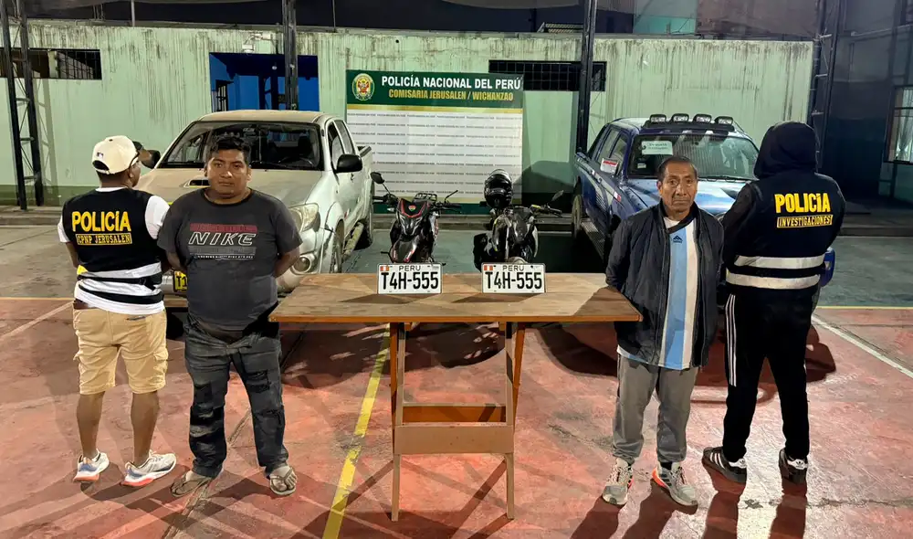 Los dos hombres que fueron detenidos por la PNP. Foto: Yolanda Goicochea/URPI-LR